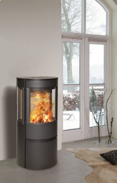 Wiking Luma 3 has wide side windows, so that attractive flames can be viewed from the sides as well.